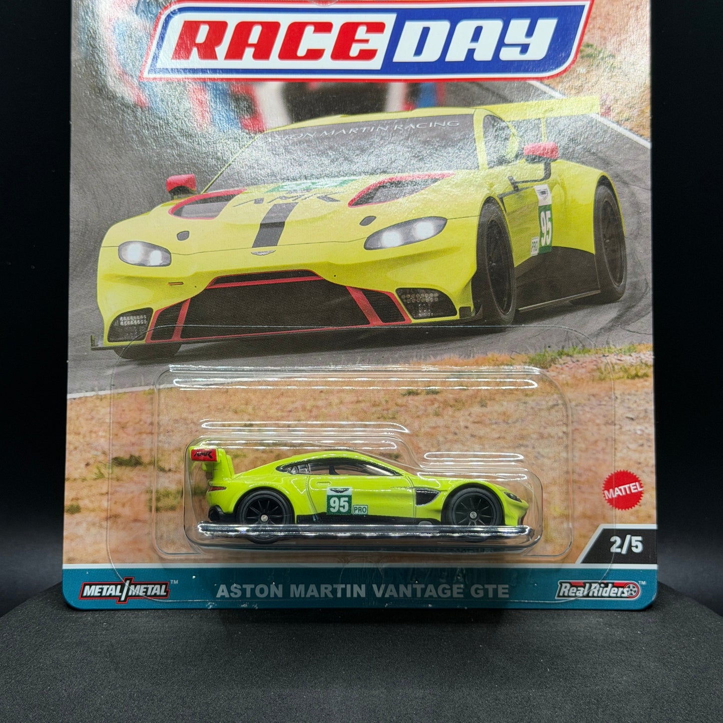 Hot Wheels Aston Martin Vantage GTE Race Day