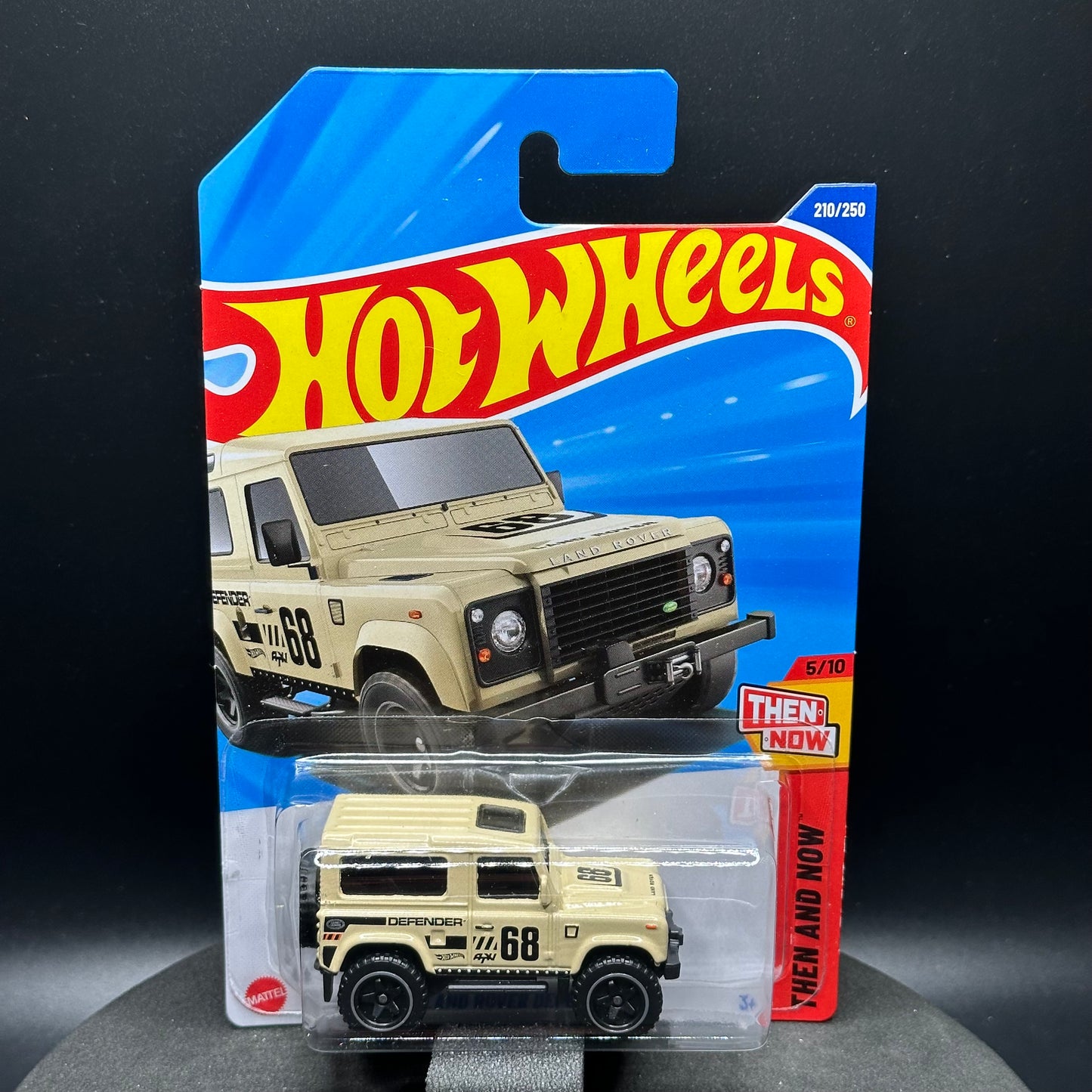 Hot Wheels Land Rover Defender 90 Tan