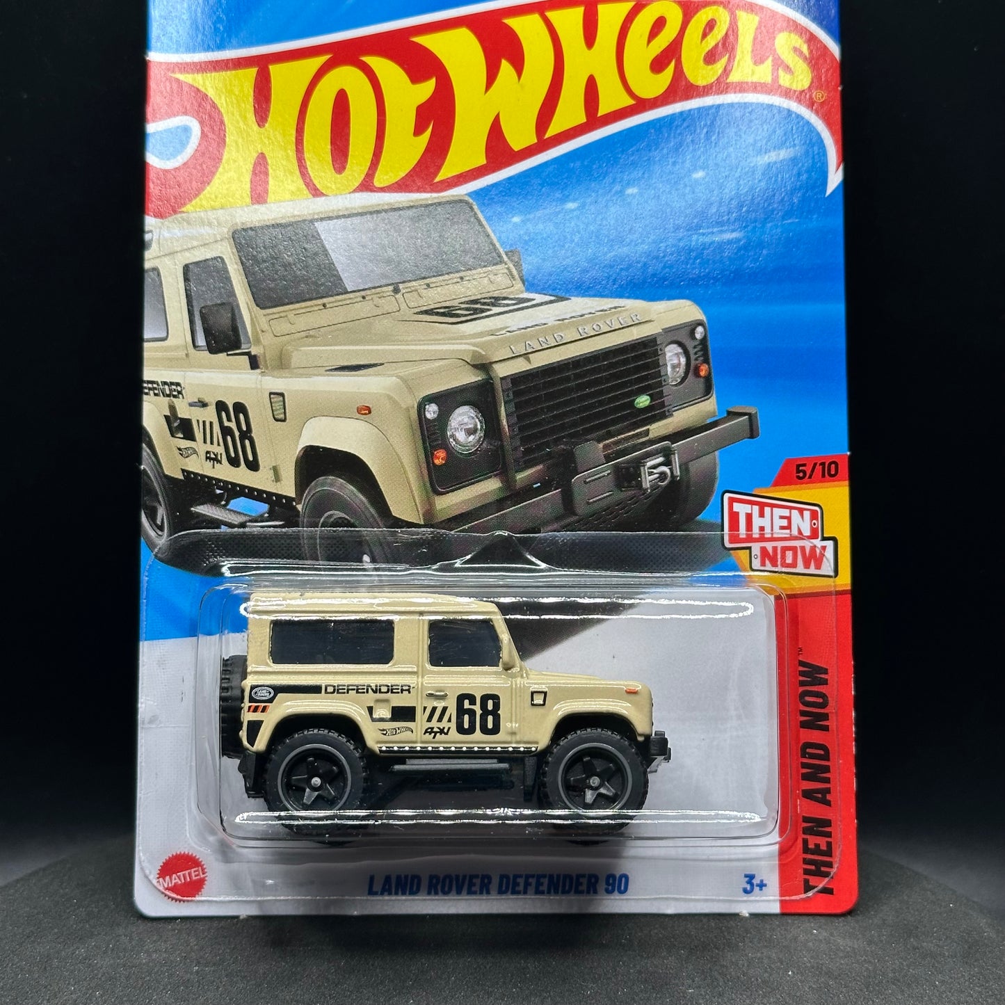 Hot Wheels Land Rover Defender 90 Tan