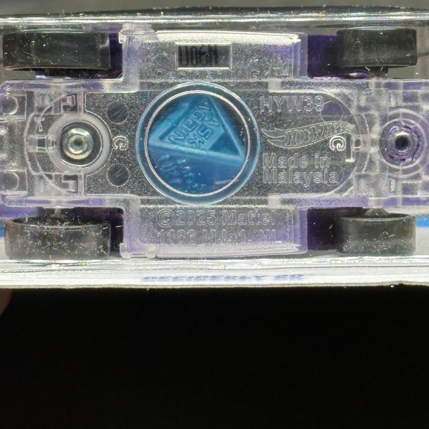 Hot Wheels Decidedly Go Magic 8 Ball