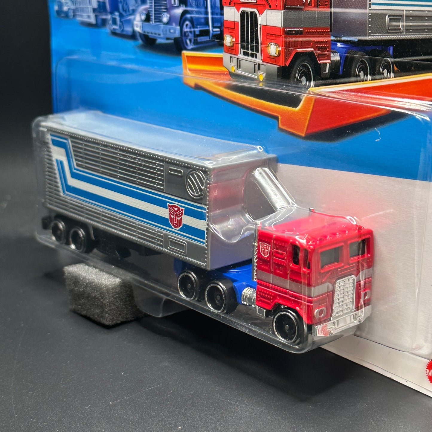 Hot Wheels Track Fleet Optimus Prime