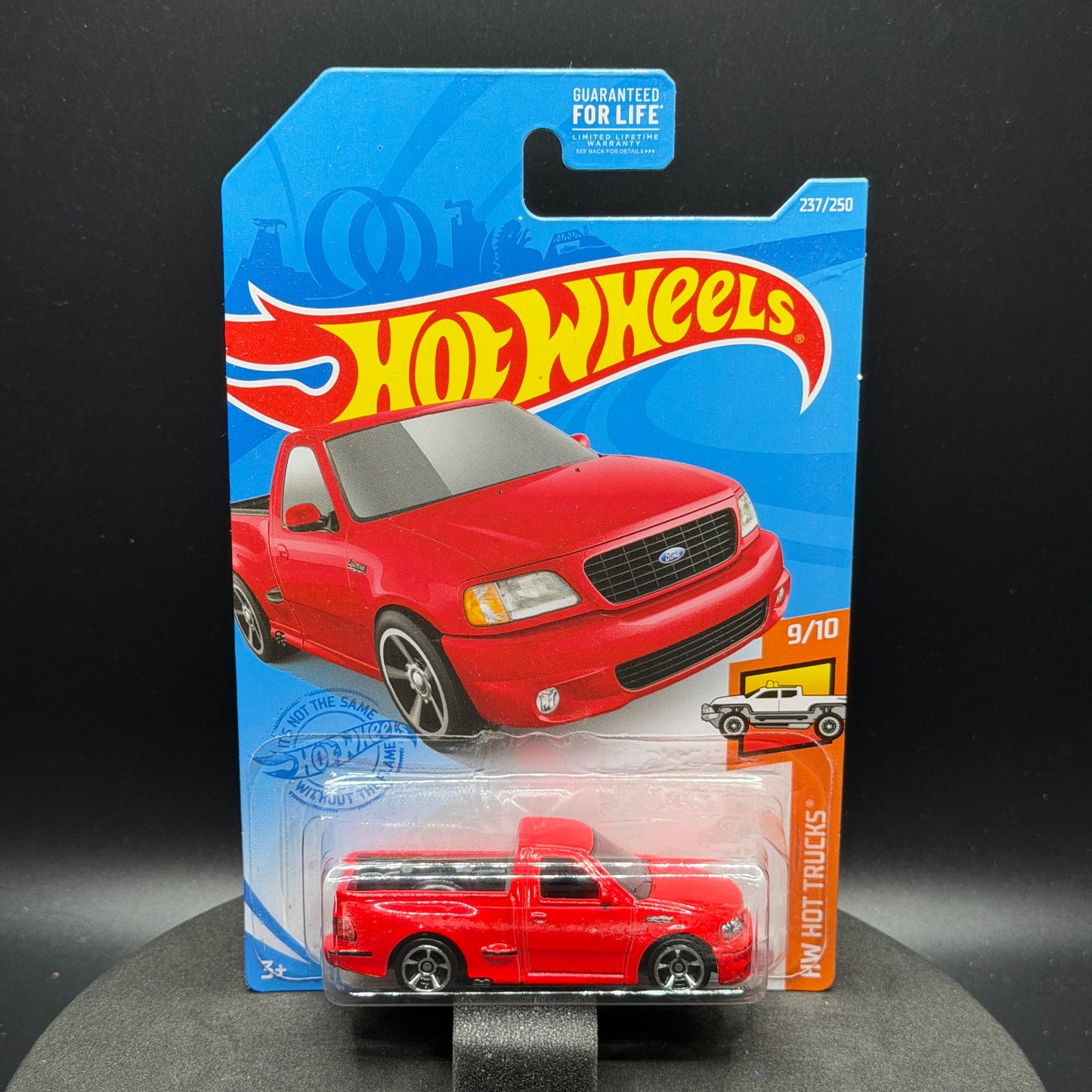 Hot Wheels ‘99 Ford F-150 SVT Lightning Red