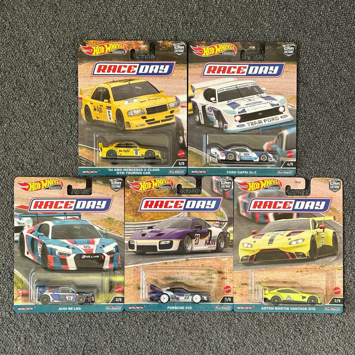 Hot Wheels Premium Race Day Set