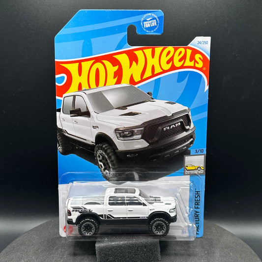 Hot Wheels Ram 1500 Rebel White