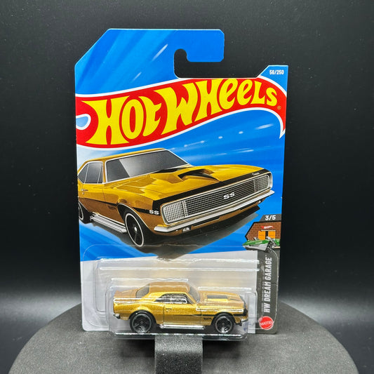 Hot Wheels ‘67 Camaro Gold