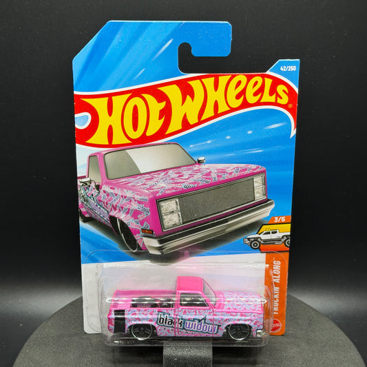 Hot Wheels ‘83 Chevy Silverado Pink