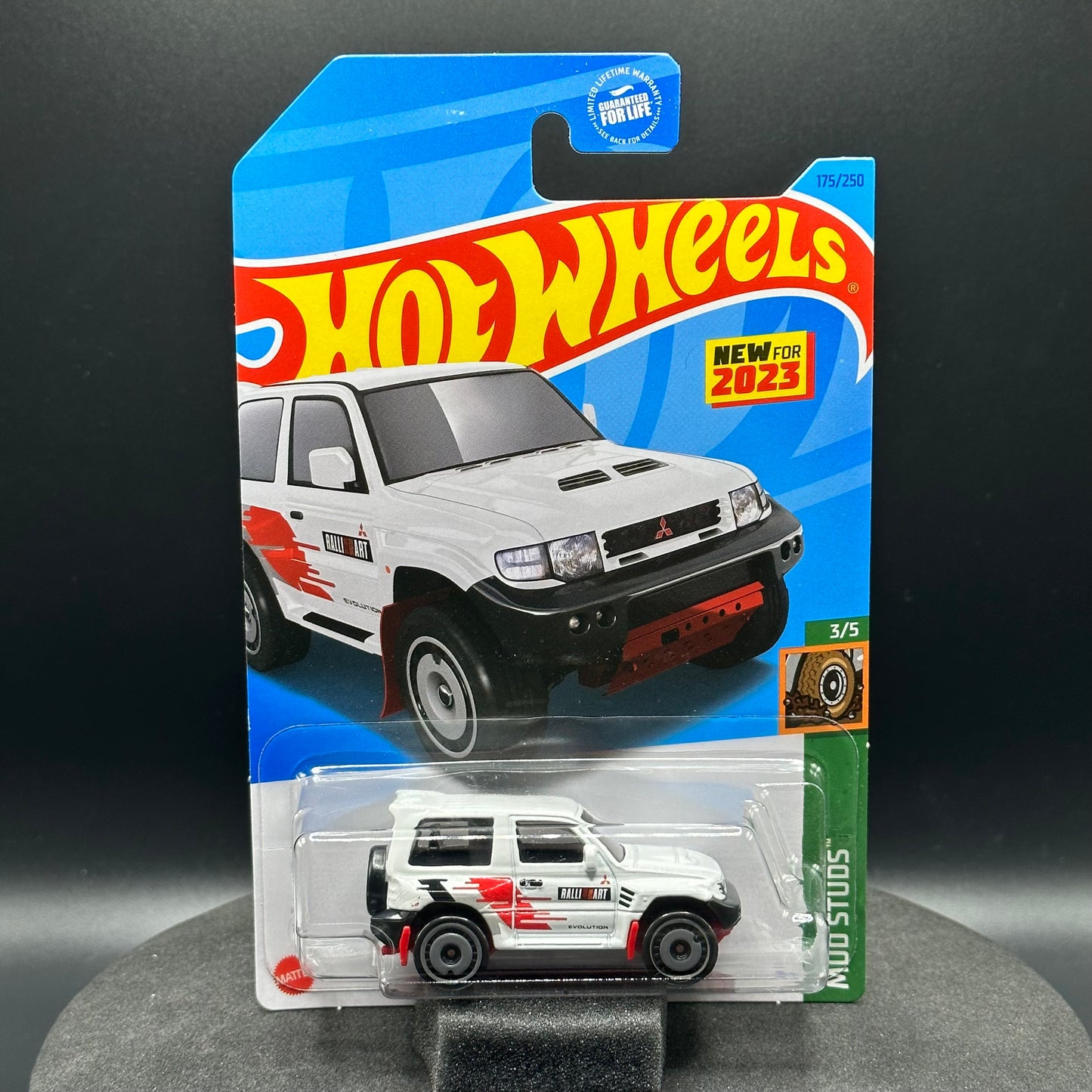 Hot Wheels Mitsubishi Pajero Evolution White