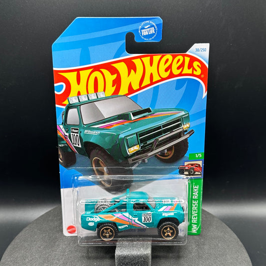 Hot Wheels ‘87 Dodge D100 Green