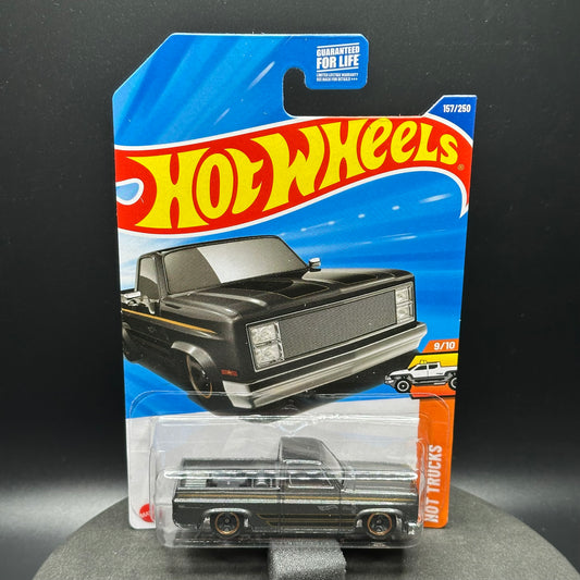 Hot Wheels ‘83 Chevy Silverado Gray