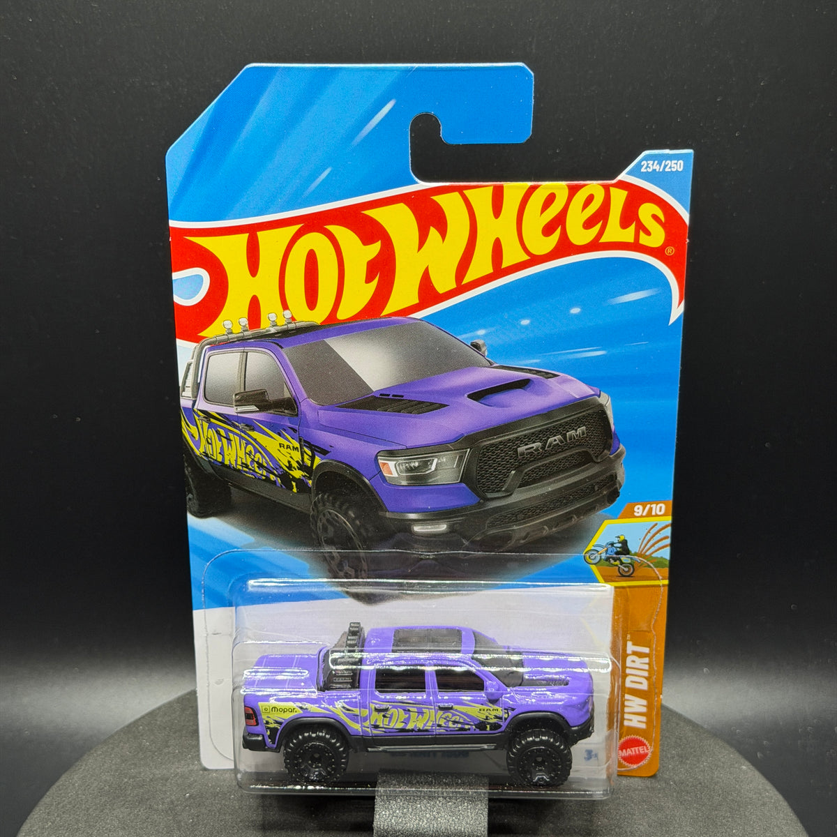 Hot Wheels ‘23 Ram 1500 Purple