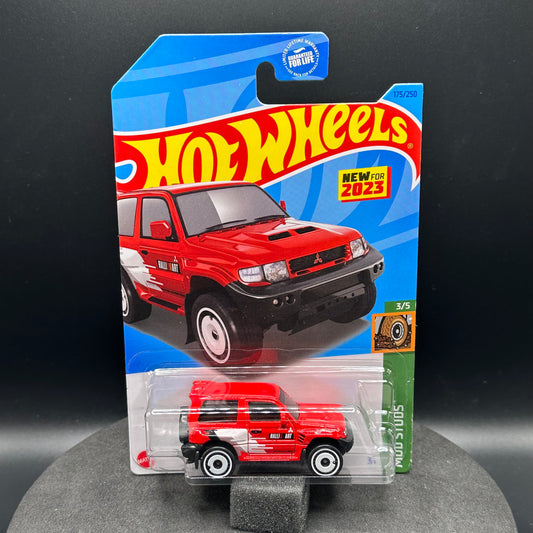 Hot Wheels Mitsubishi Pajero Evolution Red