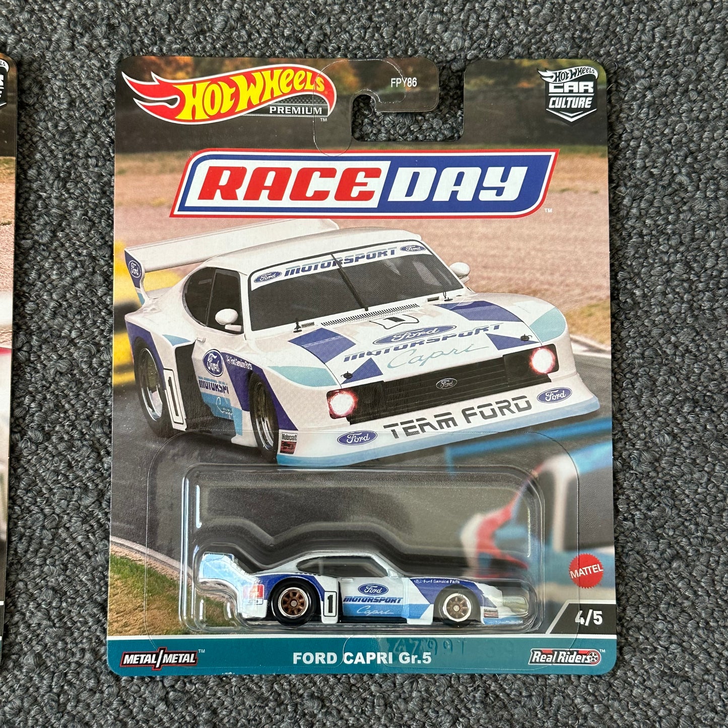 Hot Wheels Premium Race Day Set