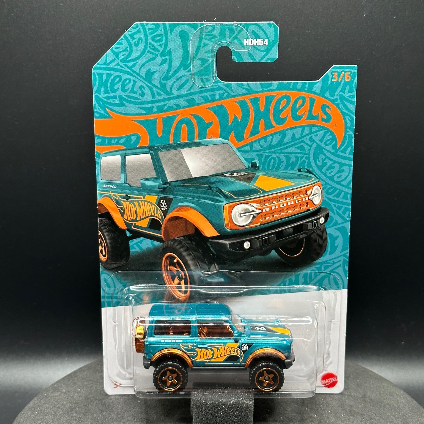 Hot Wheels ‘21 Ford Branco Pearl & Chrome