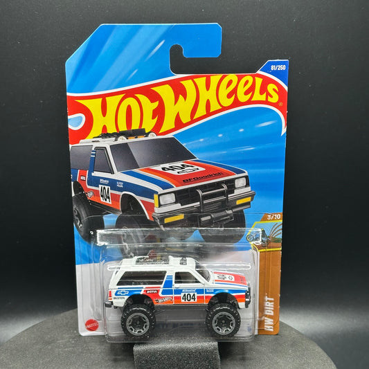Hot Wheels Chevy Blazer 4x4 White