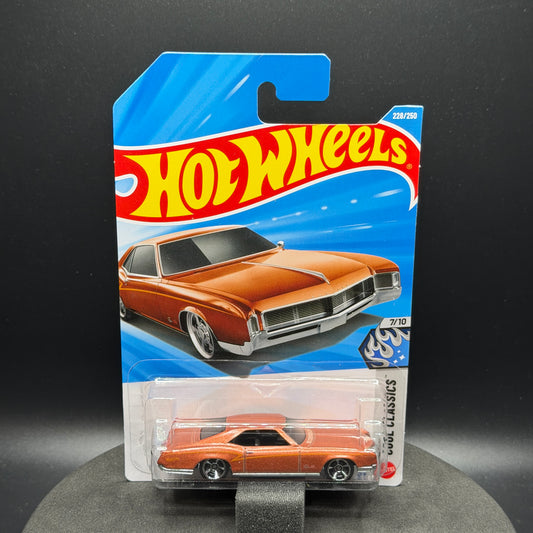 Hot Wheels ‘66 Buick Riviera Brown