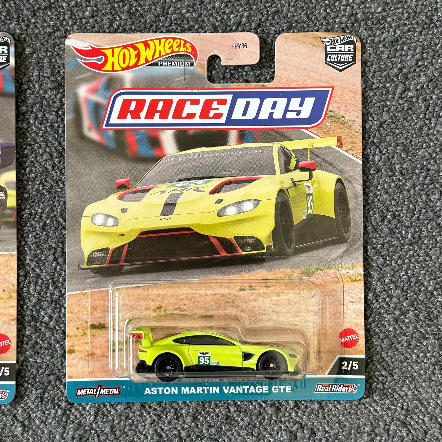 Hot Wheels Premium Race Day Set