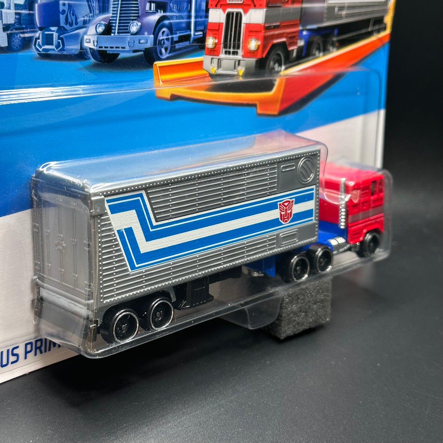 Hot Wheels Track Fleet Optimus Prime