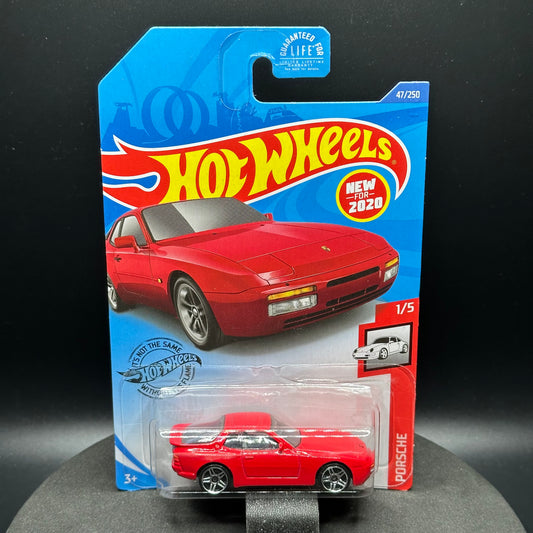 Hot Wheels ‘89 Porsche 944 Turbo Red
