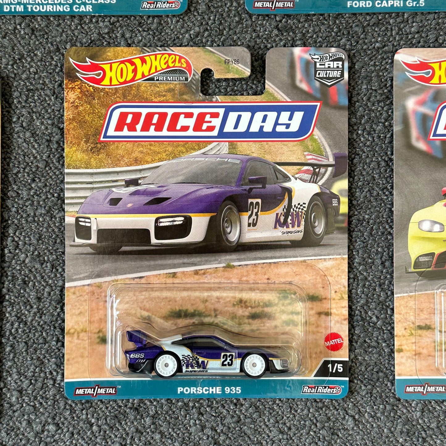 Hot Wheels Premium Race Day Set